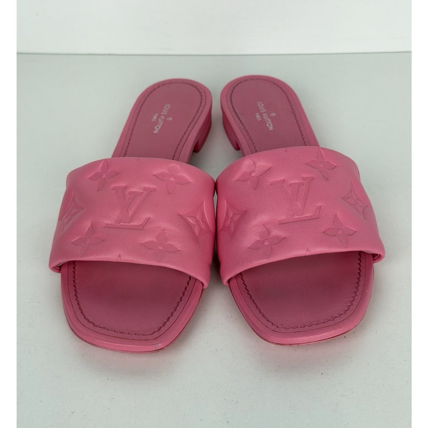 Louis Vuitton Revival Flat Mules in Embossed Pink Leather 36EU (6 US) 2020