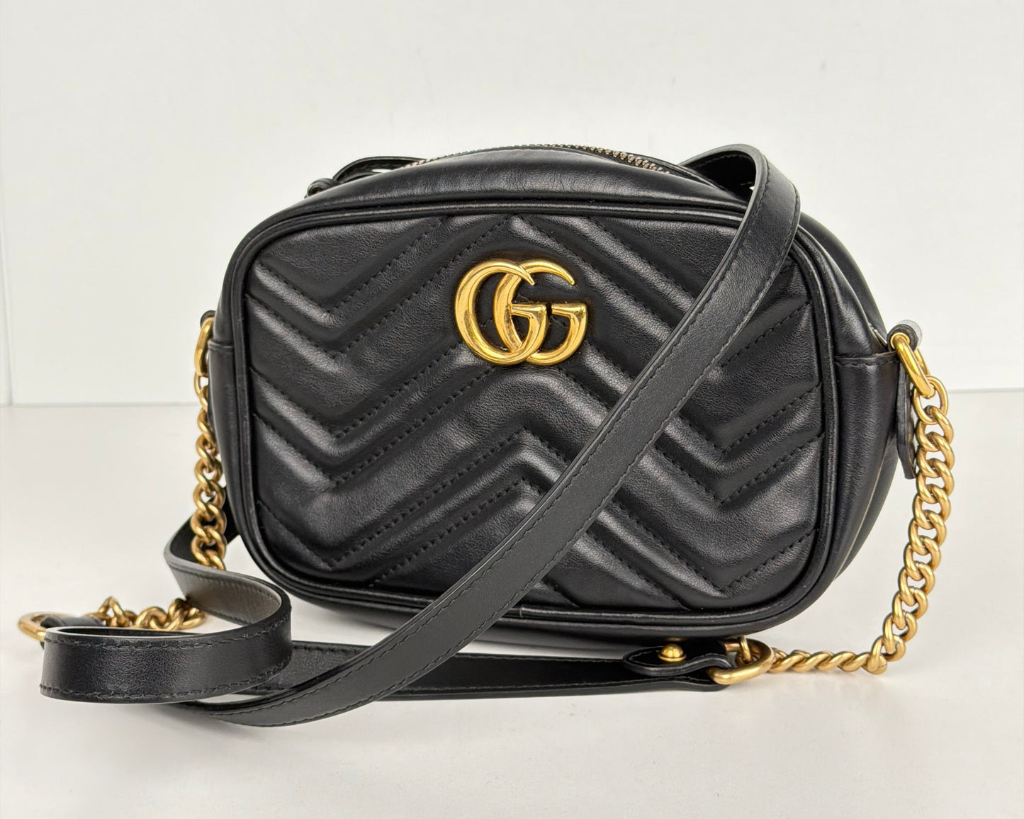 Gucci GG Marmont Mini Shoulder Bag in Black Matelasse Leather Y-06