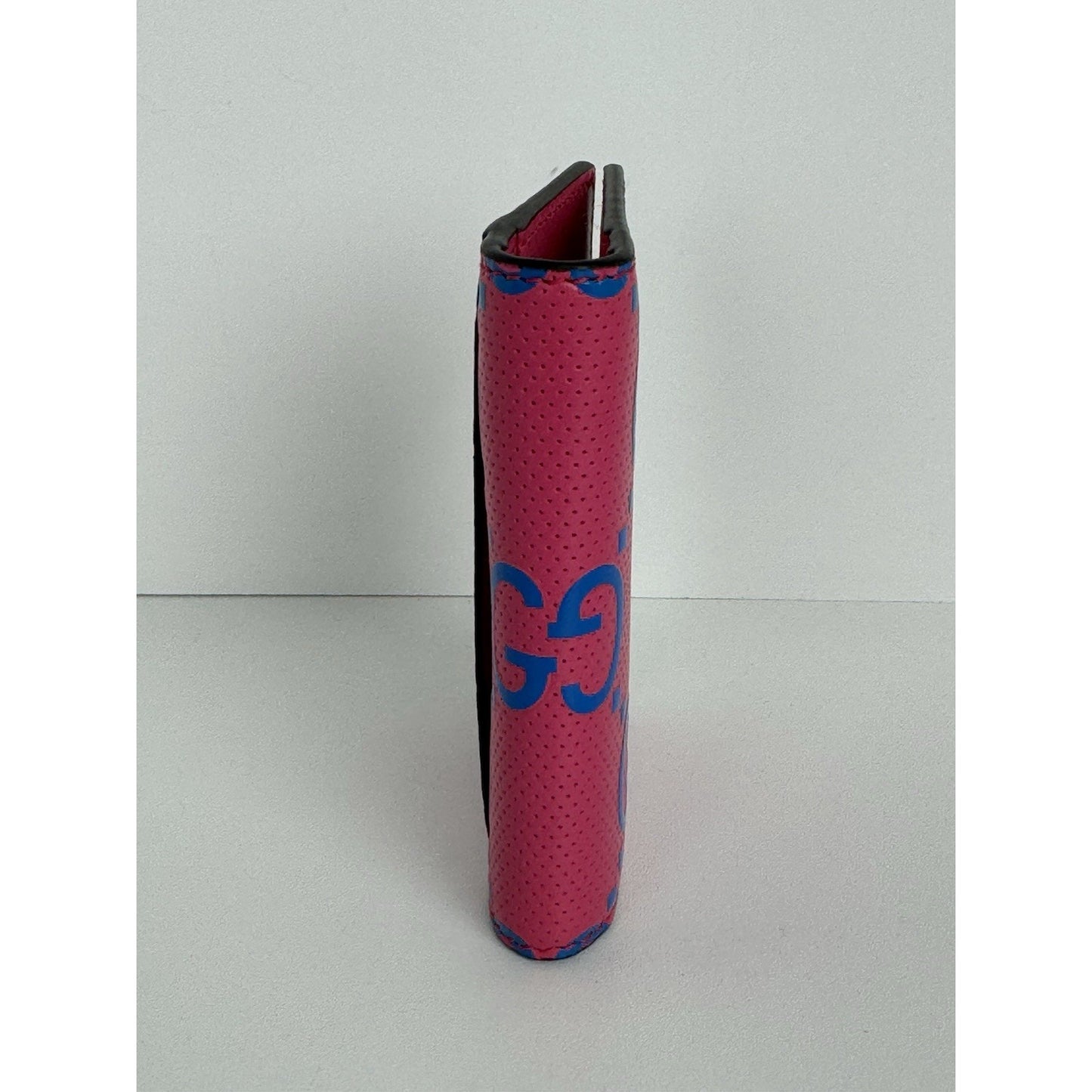 Gucci GG Perforated Leather Card Case in Pink C-1