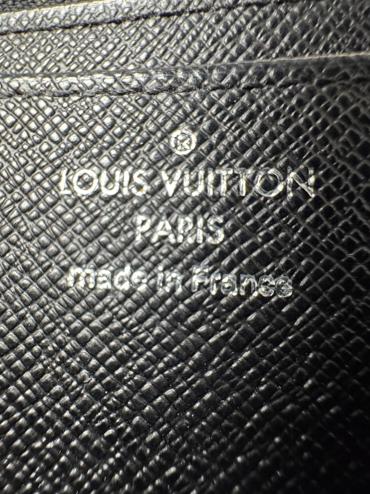 Louis Vuitton Twist Long Wallet in Black Epi Leather LV Twist-Lock Closure 2015 K3