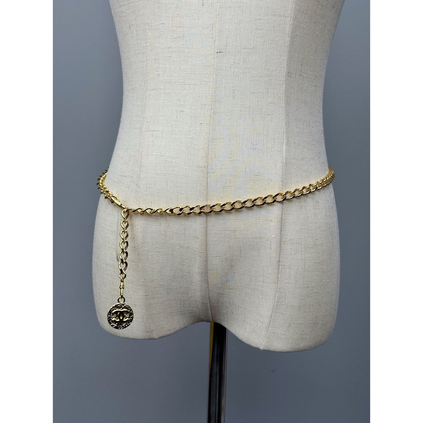 LAYAWAY: Chanel Gold-plated Metal Chain Belt with CC Logo Medallion K-1 (Copy)