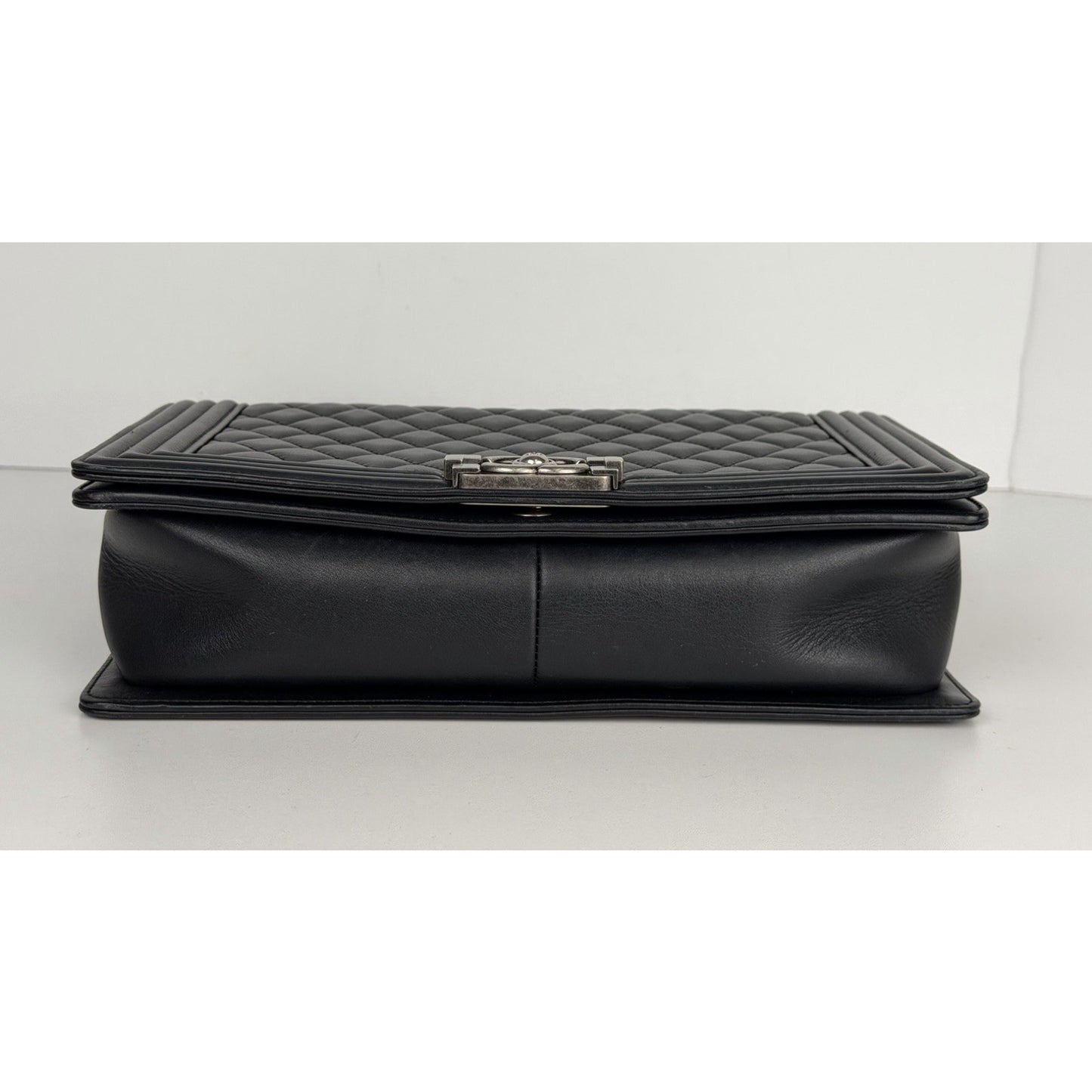 Chanel Boy Shoulder Medium Bag in Black Quilted Leather 2014-2015 B4