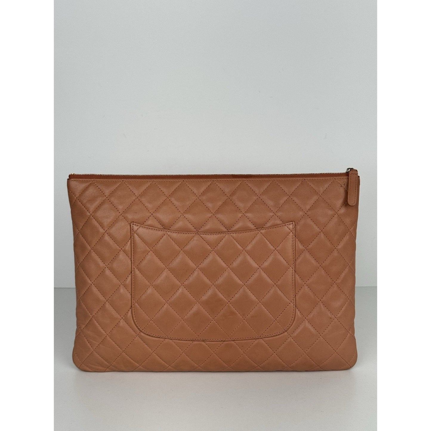 Chanel O Case Clutch in Pink Quilted Leather (2018) B-6