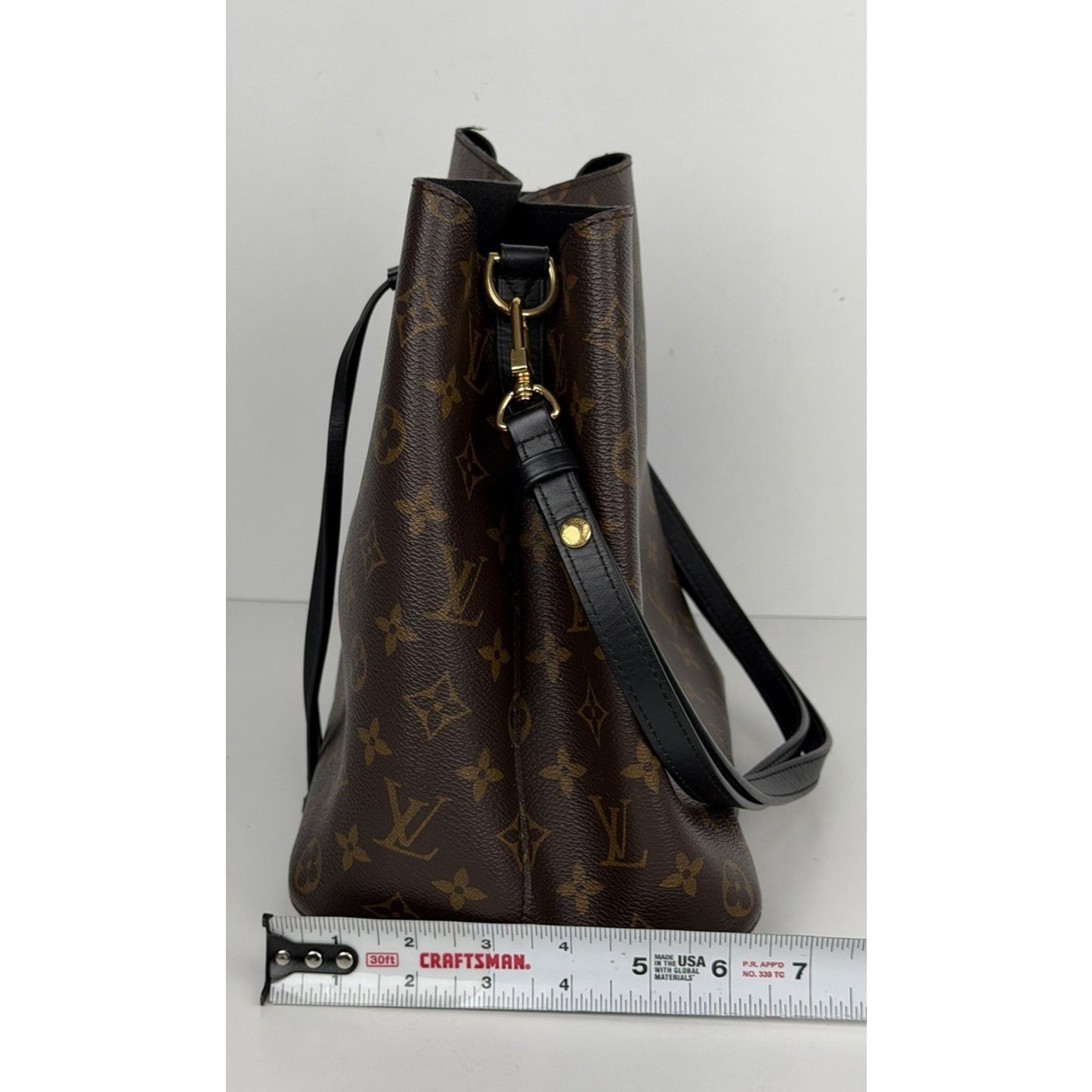 Louis Vuitton NeoNoe MM Bucket Bag Monogram Canvas Leather Drawstring 2019 R1
