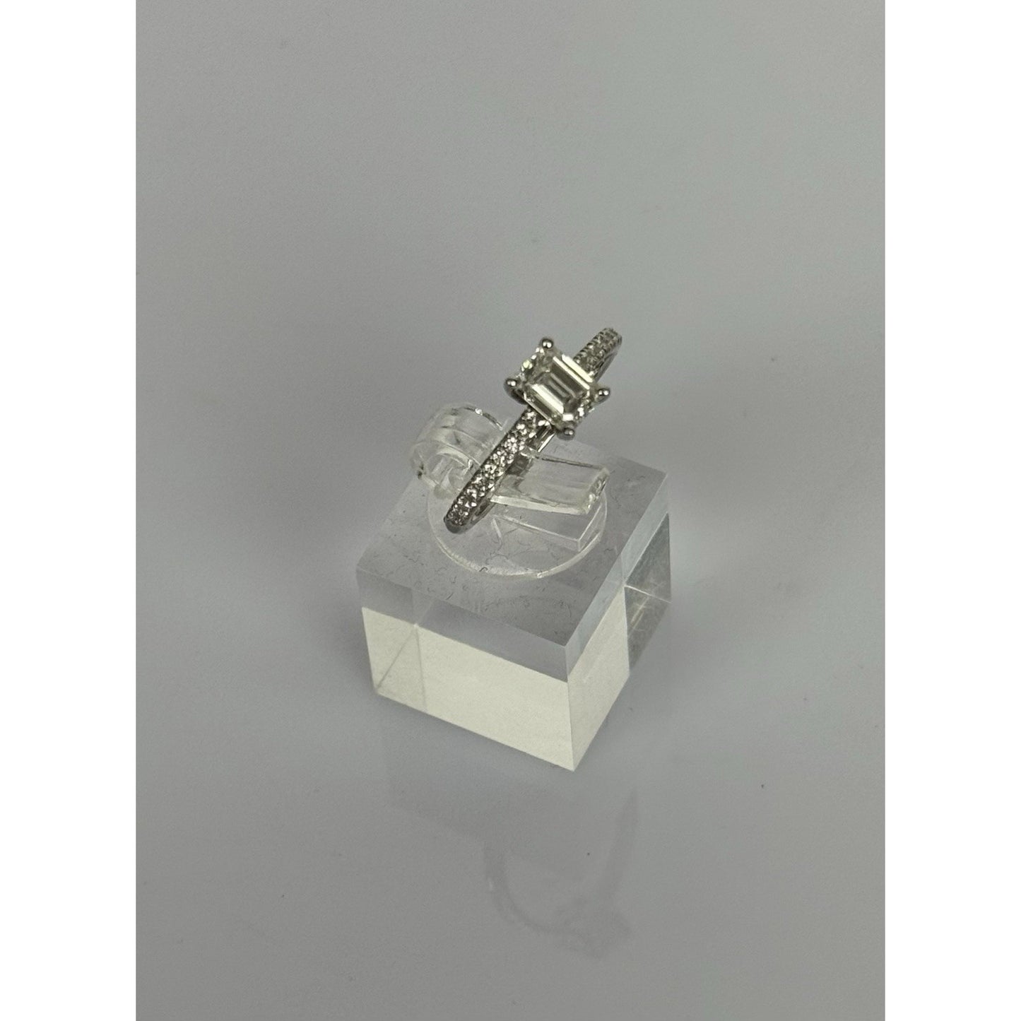 Tiffany & Co. 0.98ct Emerald Diamond Ring H/VS1 GIA Pt900 - MSRP $11,500