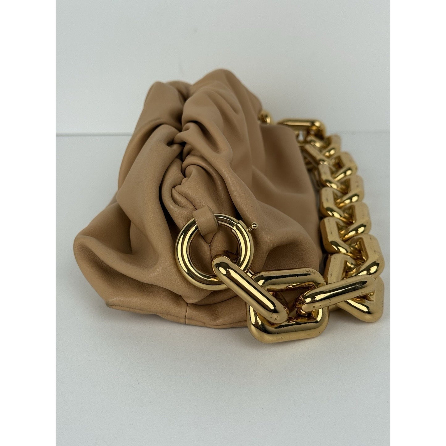 BOTTEGA VENETA The Chain Pouch Beige Leather Shoulder Bag