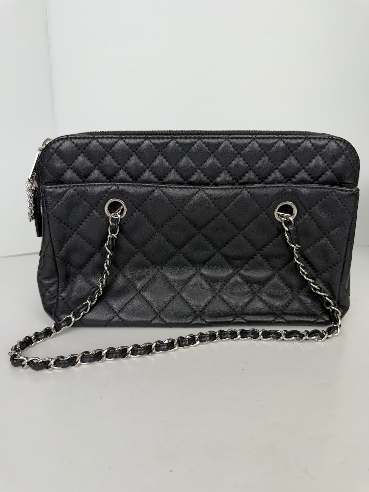 Chanel In The Business Shoulder Bag in Quilted Leather Silver-Tone Hardware 2011  YC3