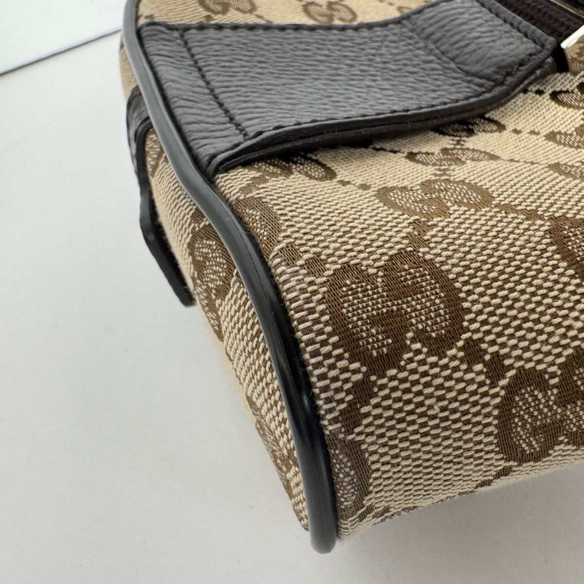 Gucci GG Canvas Belt Bag Waist Pouch in Beige and Brown GG monogram YS23