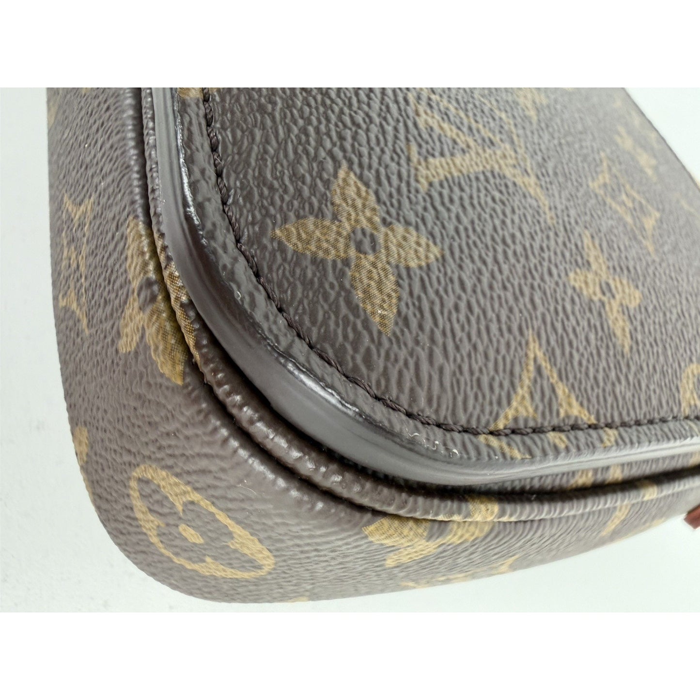 Louis Vuitton Pochette Metis Handbag in Brown LV Monogram Coated Canvas NFC B-4