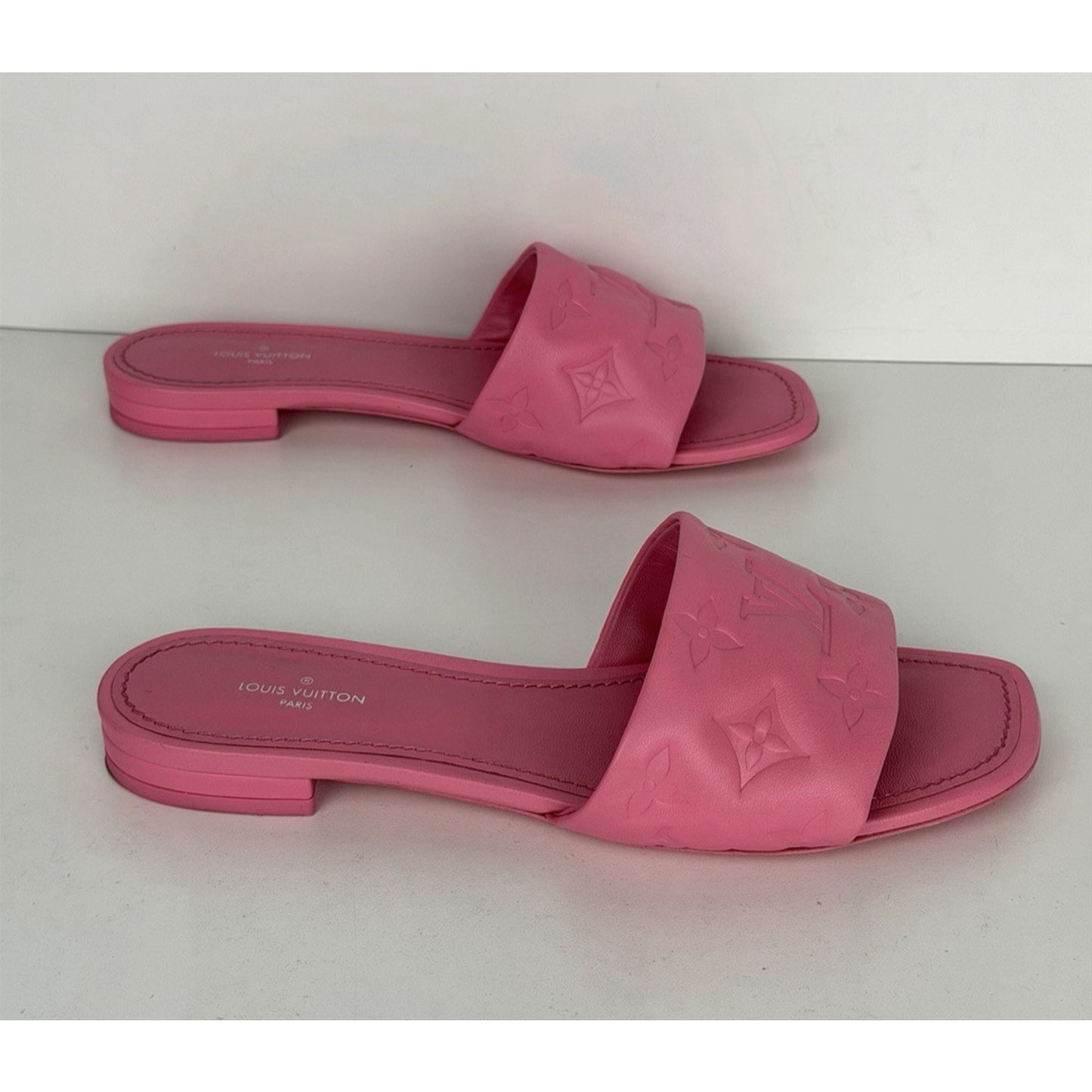 Louis Vuitton Revival Flat Mules in Embossed Pink Leather 36EU (6 US) 2020