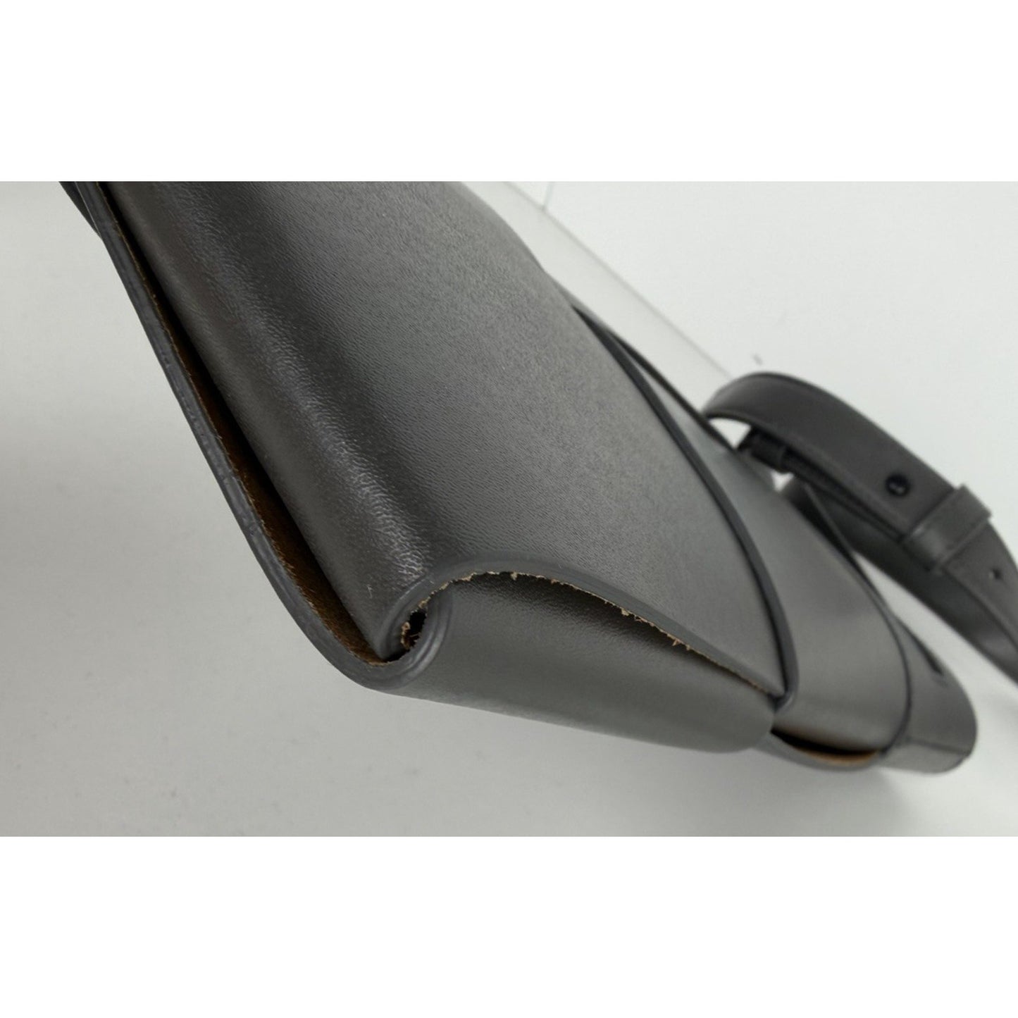 Bottega Veneta Messenger Crossbody Bag in Gray Intrecciato Leather S06
