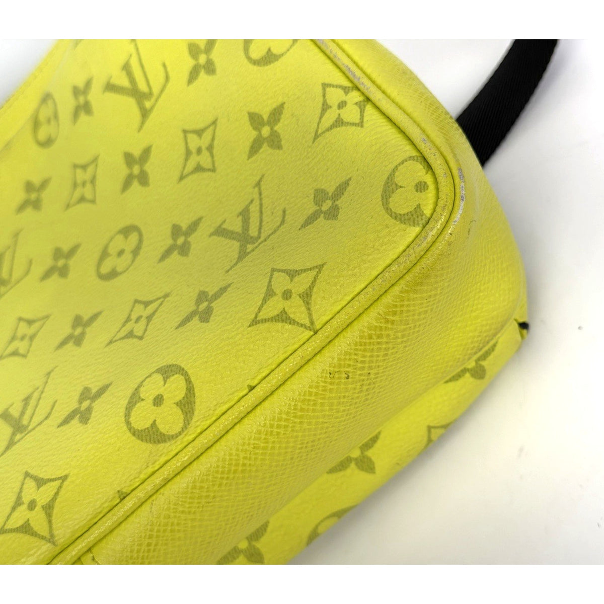 Louis Vuitton Taigarama Messenger Bag Taiga Leather Coated Canvas 2019 S11
