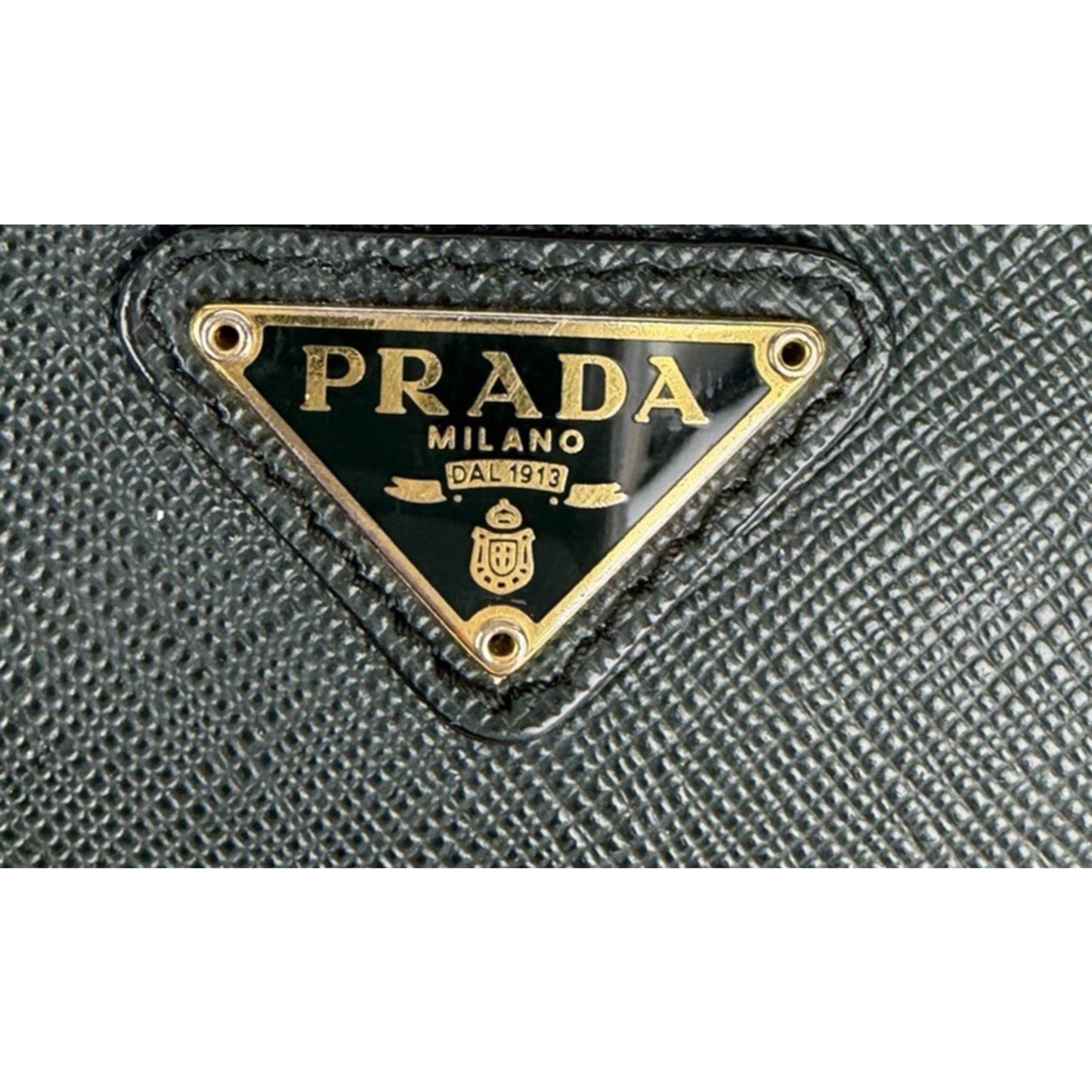 Prada Re-Edition 2005 Saffiano Leather Shoulder Bag in Emerald Green S10