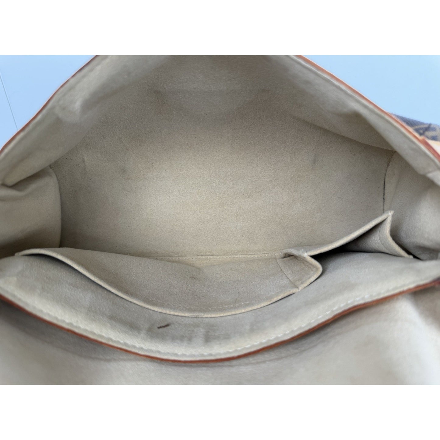 Louis Vuitton Beverly MM Monogram Canvas Shoulder Handbag (2008)