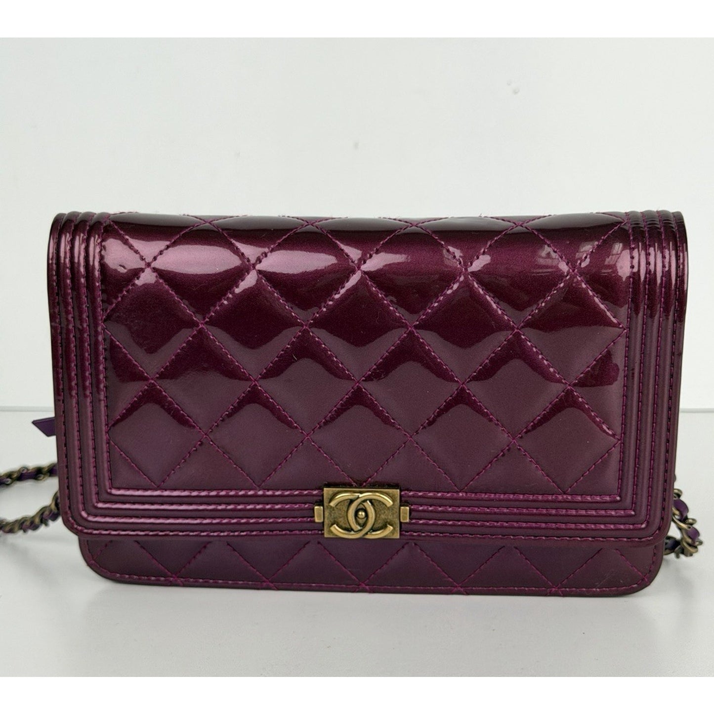 Chanel Boy Wallet on Chain Quilted Bag in Purple Patent Leather 2015-2016 E4