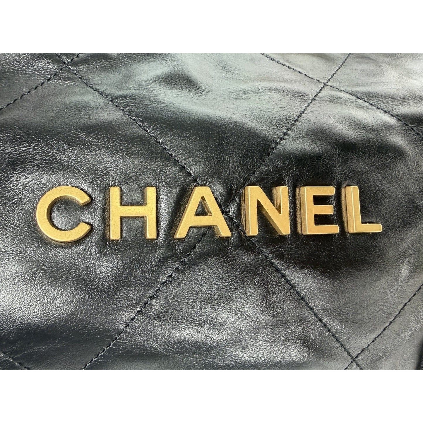 Chanel 22 Medium Handbag in Black Quilted Calfskin Leather NFC B2