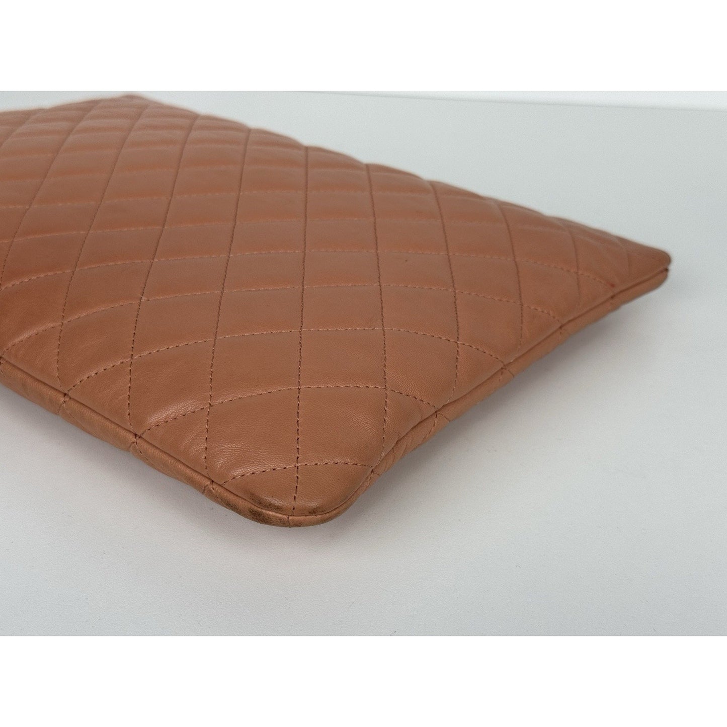 Chanel O Case Clutch in Pink Quilted Leather (2018) B-6
