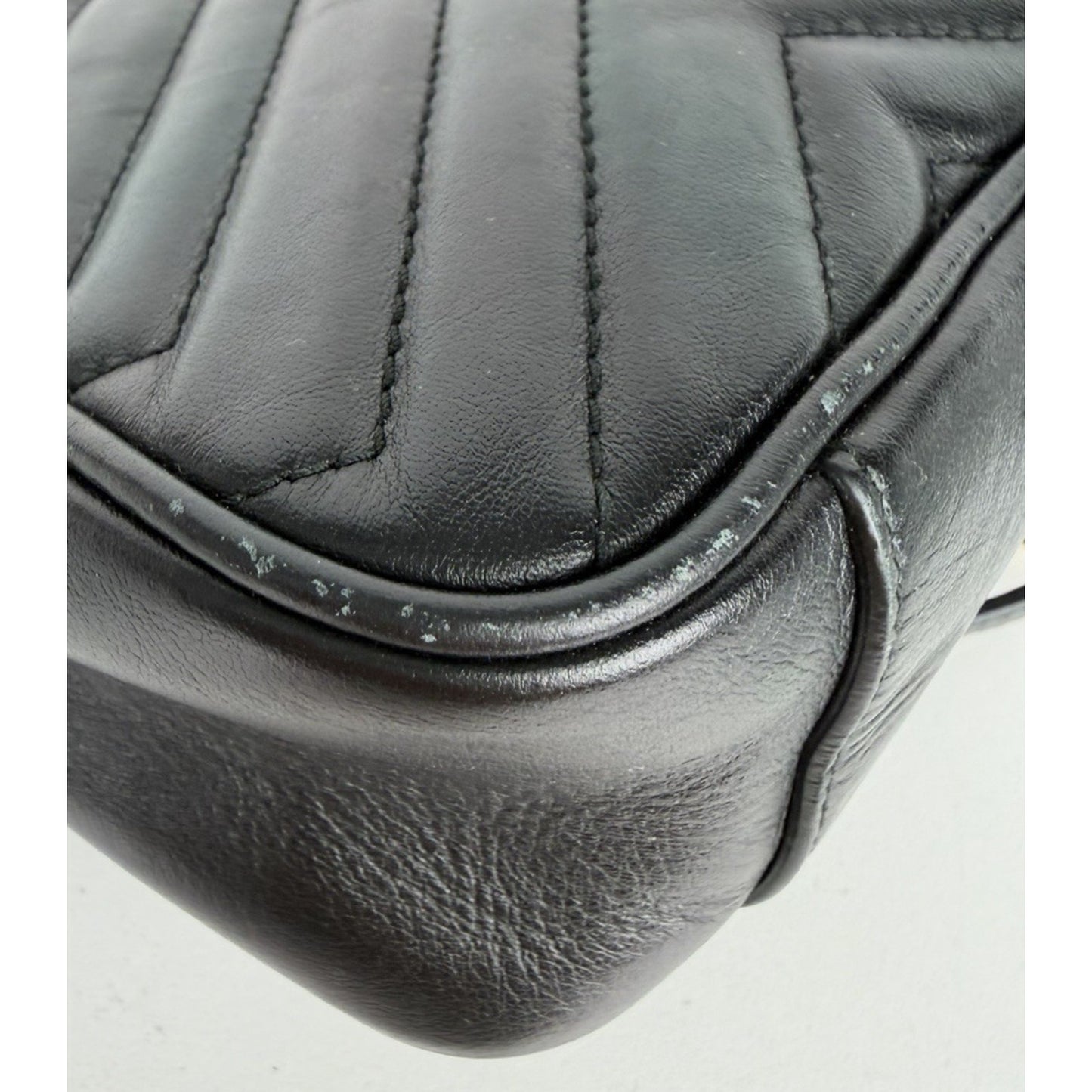 Gucci GG Marmont Matelasse Shoulder Small Bag in Black Quilted Leather S-07
