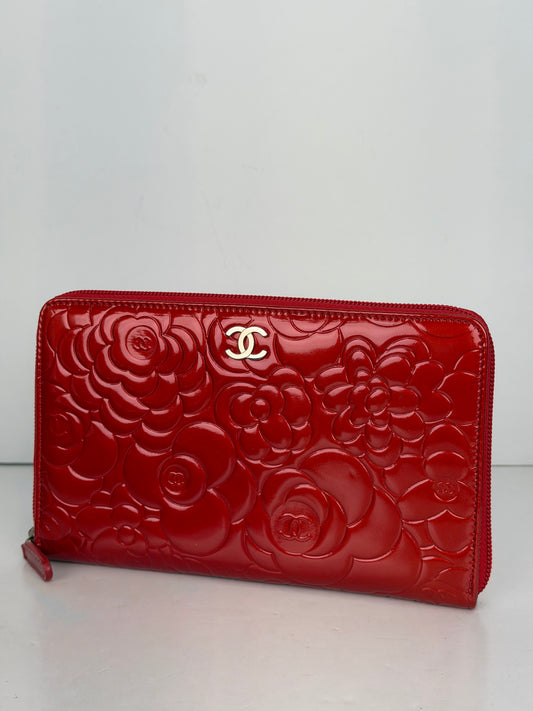 Chanel Camellia Embossed Large Gusset Zip Around Wallet in Red Patent Leather 2010-2011 YK4