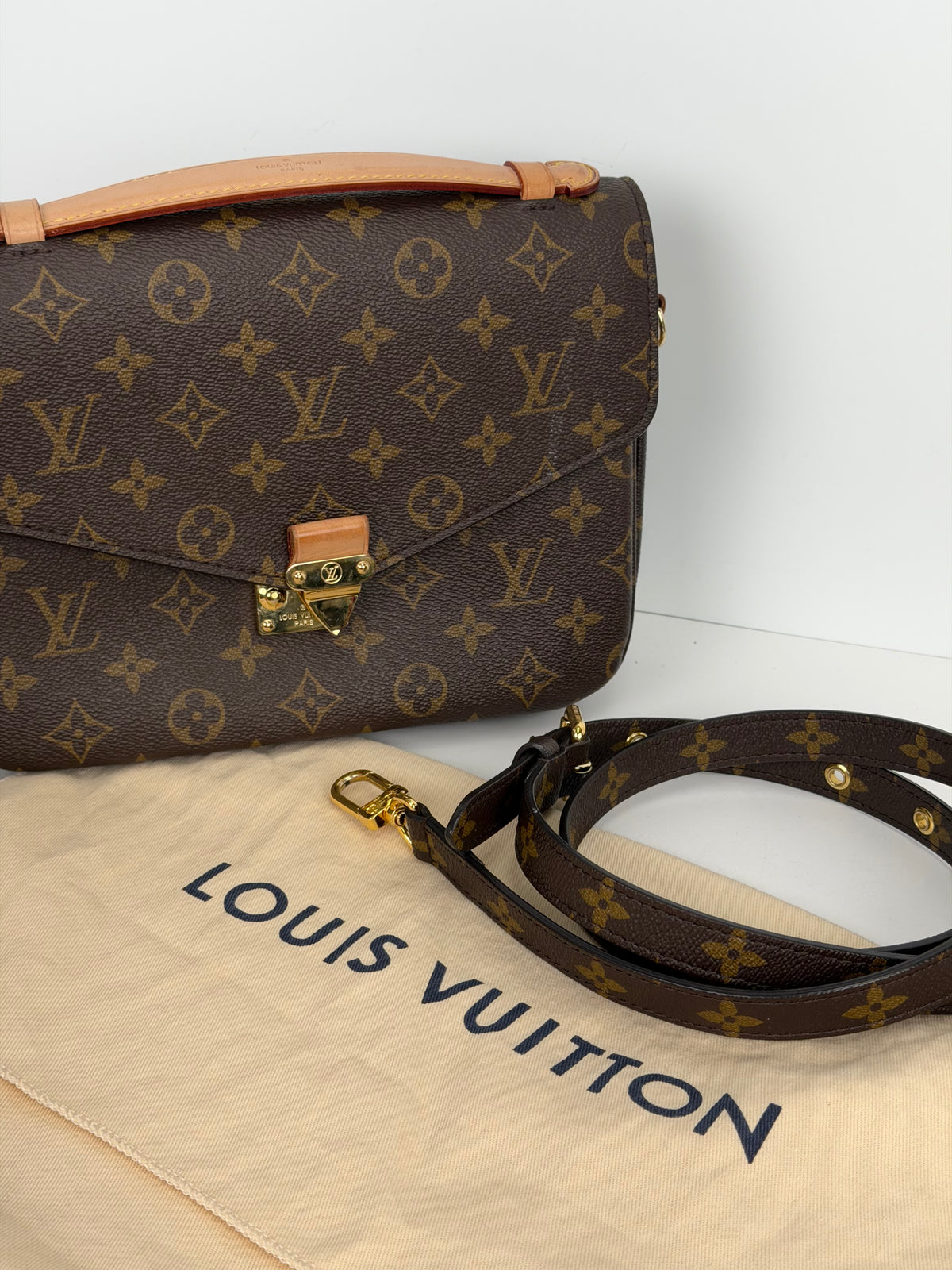 Louis Vuitton Pochette Metis Bag in Brown LV Monogram Coated Canvas NFC YE-5