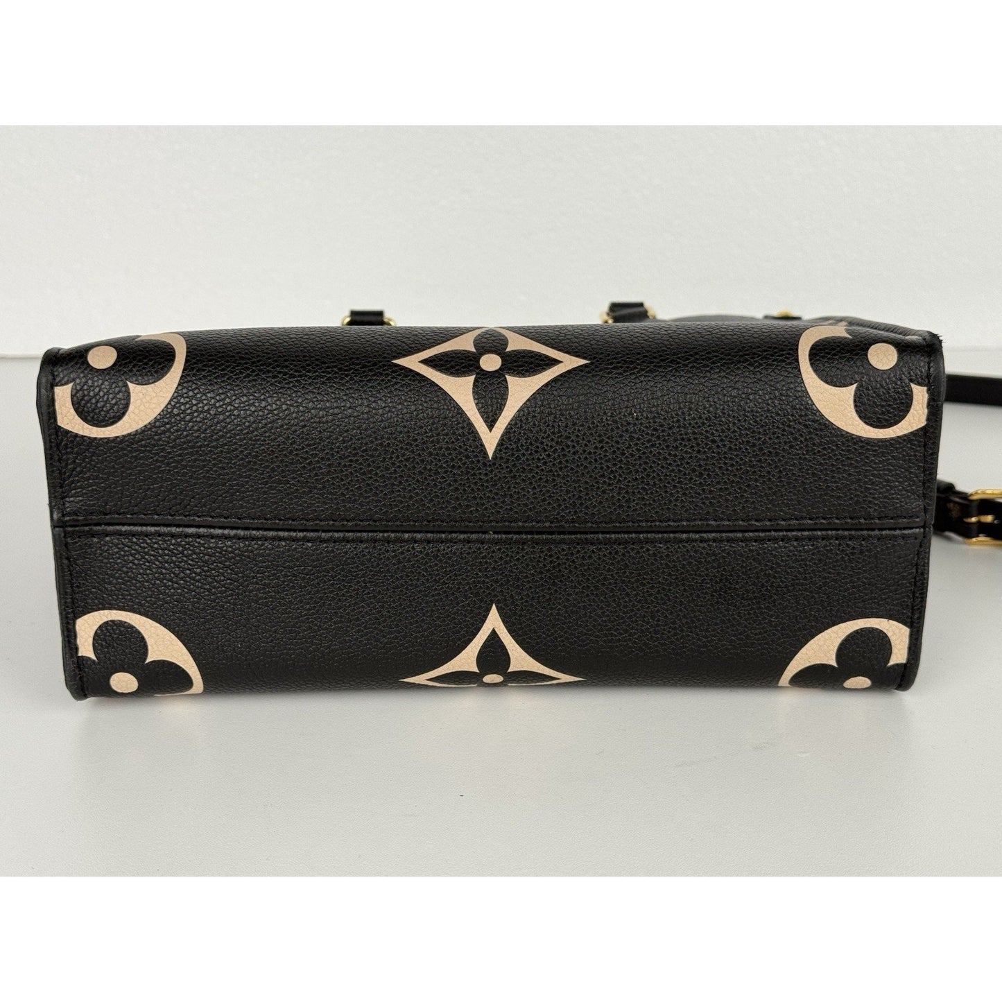 Louis Vuitton On The Go Handbag Pm Size Monogram Empreinte Bicolor