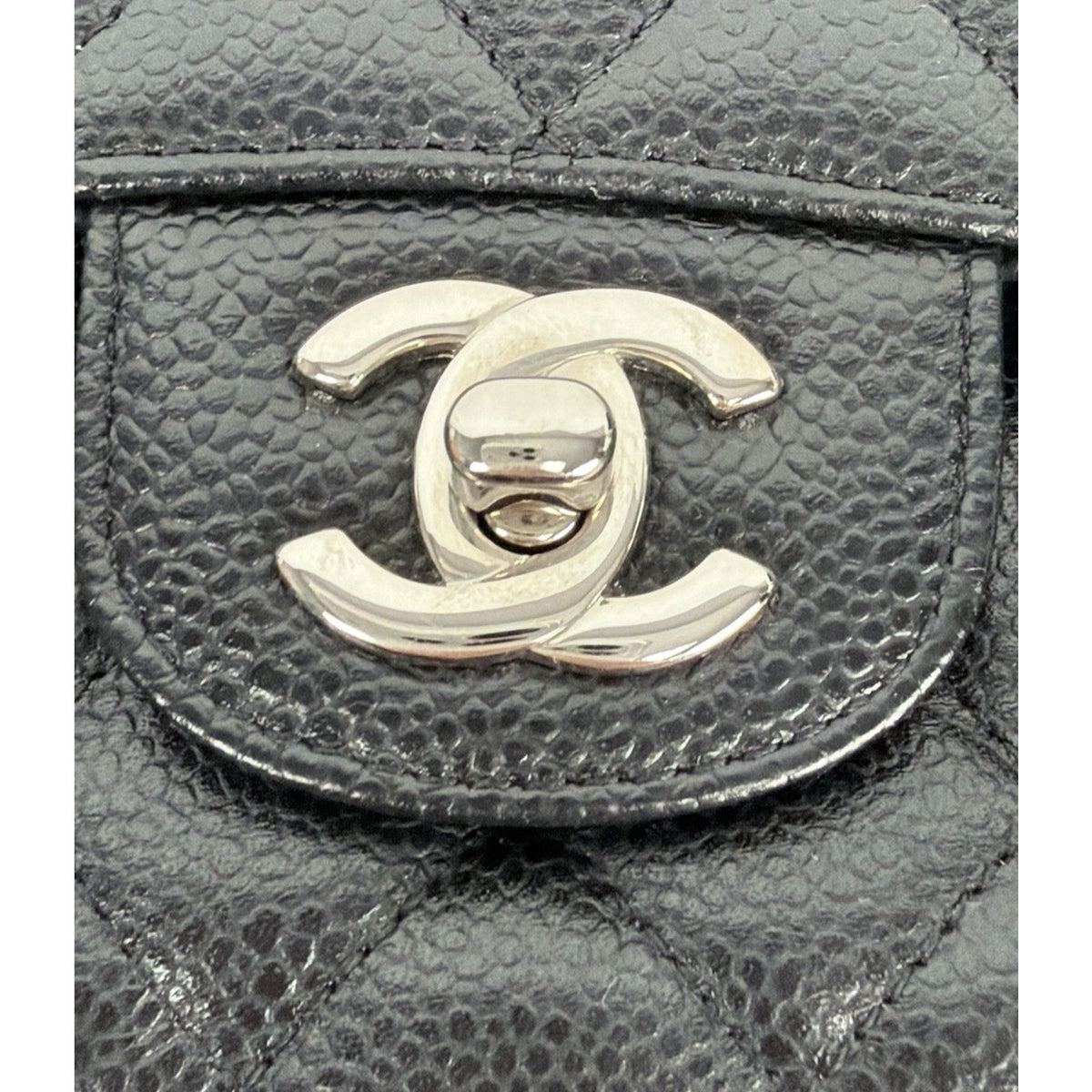 Chanel Classic Double Flap Shoulder Bag Medium in Black Caviar Leather 2012 D-04