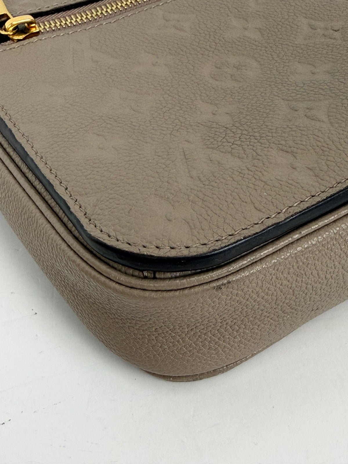 Louis Vuitton Pochette Metis Bag in Beige Monogram Empreinte Leather NFC YE-5