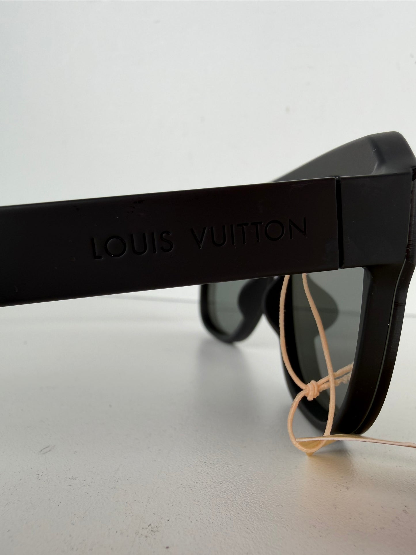 Louis Vuitton LV Waimea Mask Sunglasses in Black Matte Frame with Dark Damier Lenses YK-3