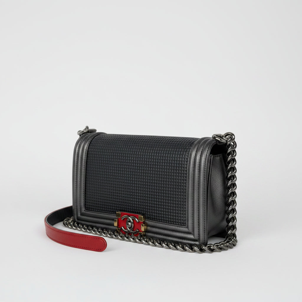 Chanel Medium Boy Flap Shoulder Bag in Grey Cube Embossed Leather 2013-2014 S