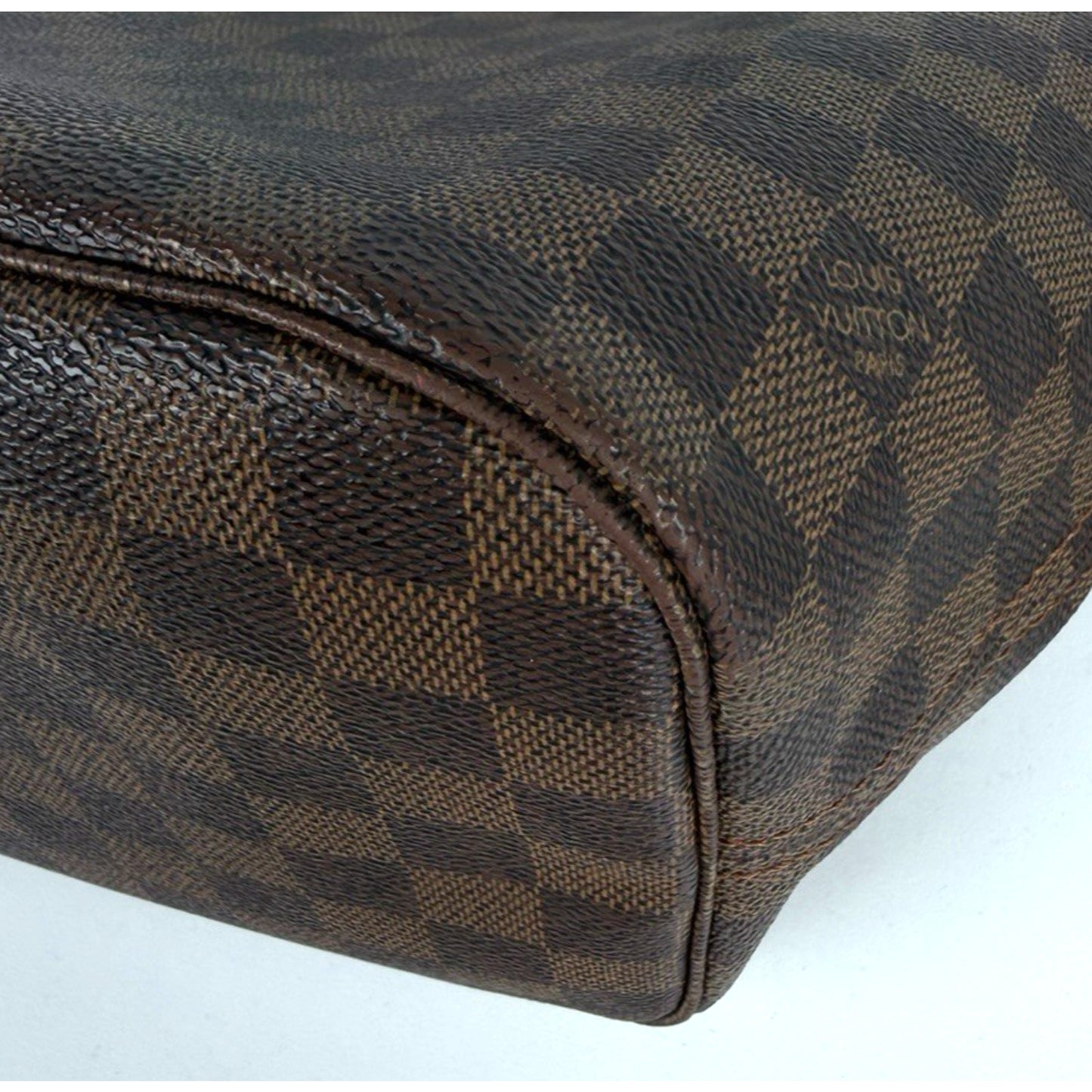 Louis Vuitton Neverfull MM Tote Bag in Damier Ebene Coated Canvas 2010 S