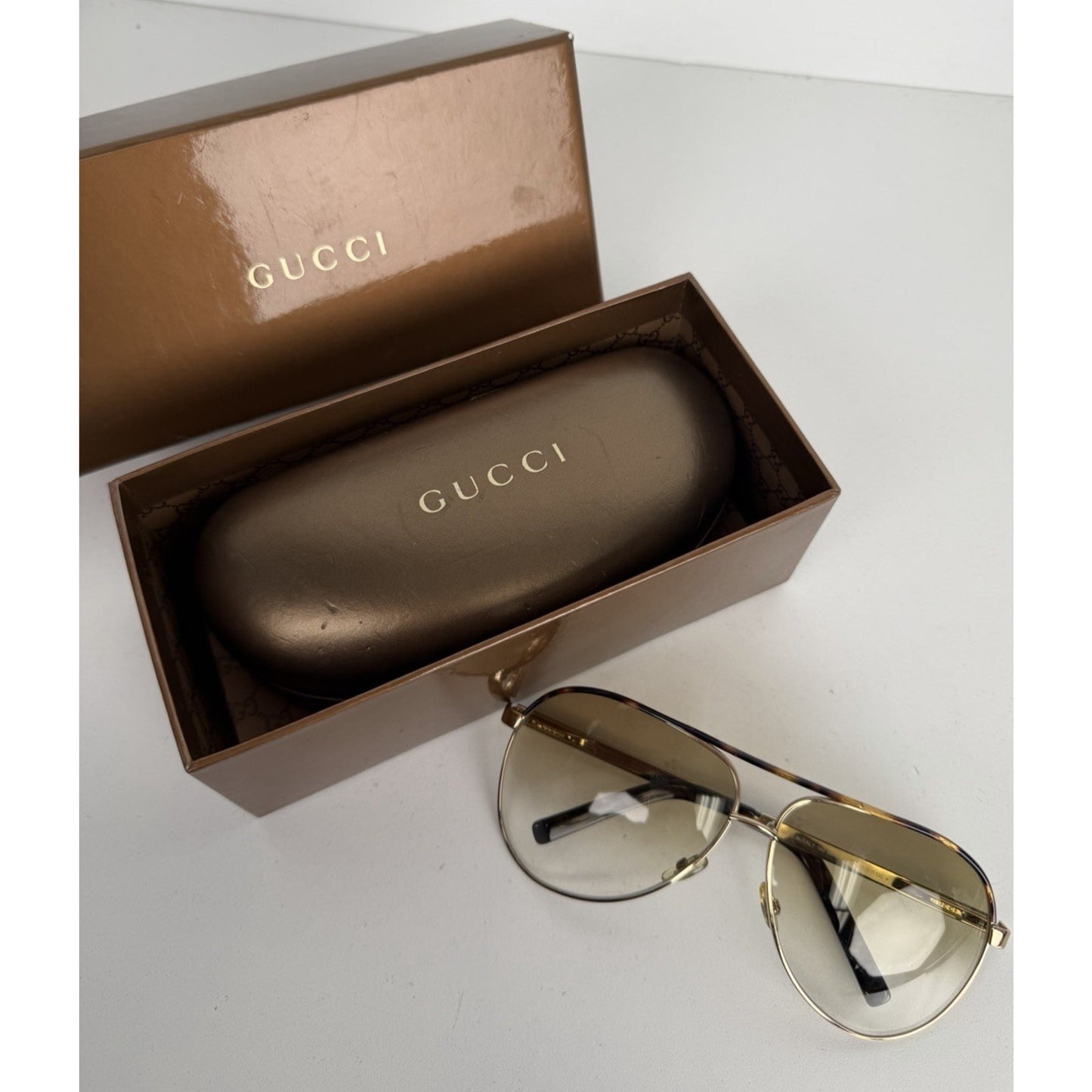 Gucci Aviator Sunglasses in Gold Frame with Brown Gradient Lenses Unisex O1