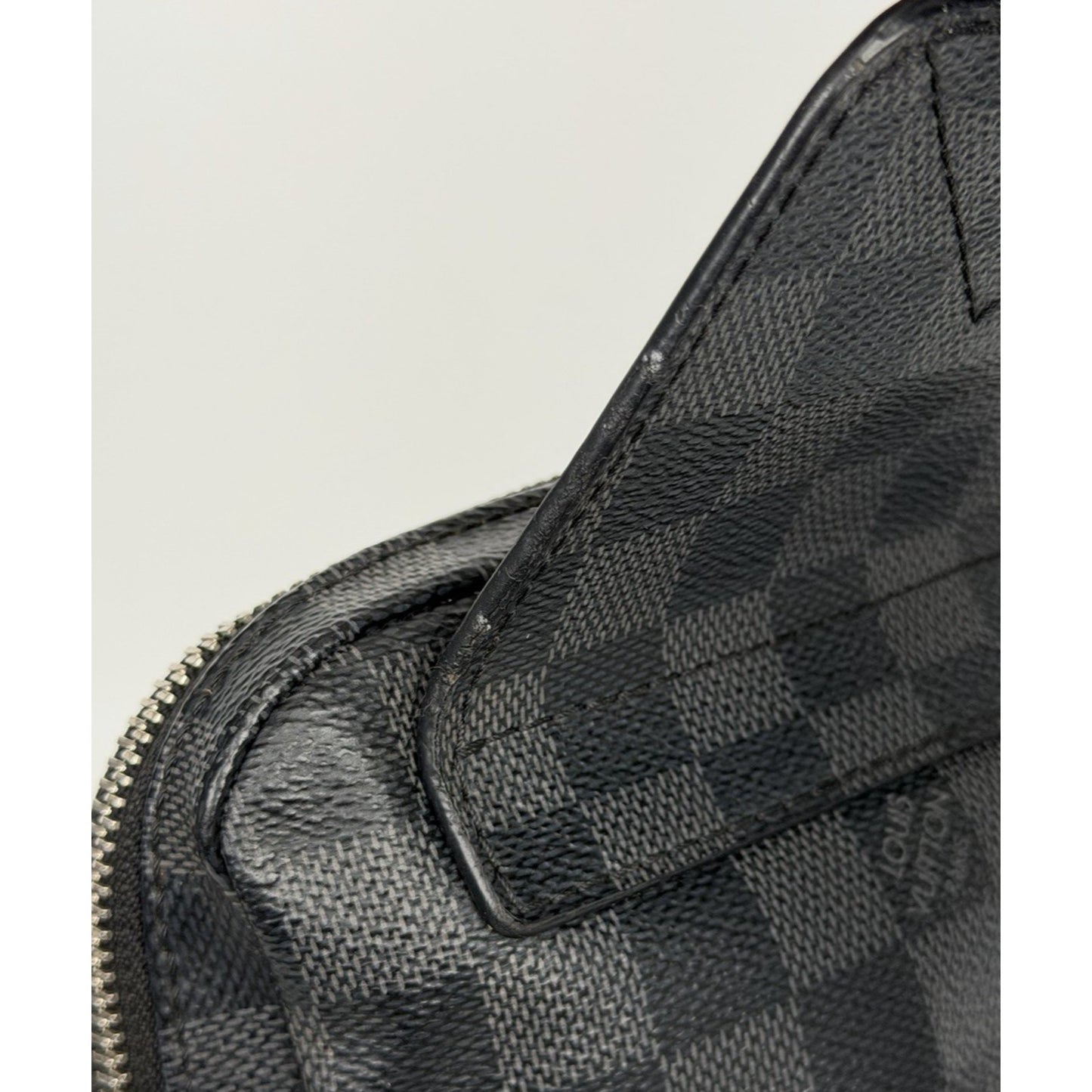 Louis Vuitton Avenue Sling Bag in Damier Graphite Coated Canvas S-05