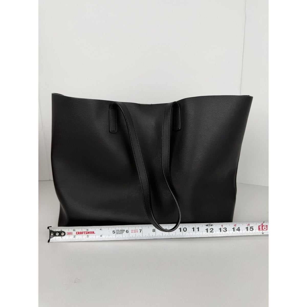 Saint Laurent E/W Shopping Tote Shoulder Bag in Black Leather With Pouch S-07