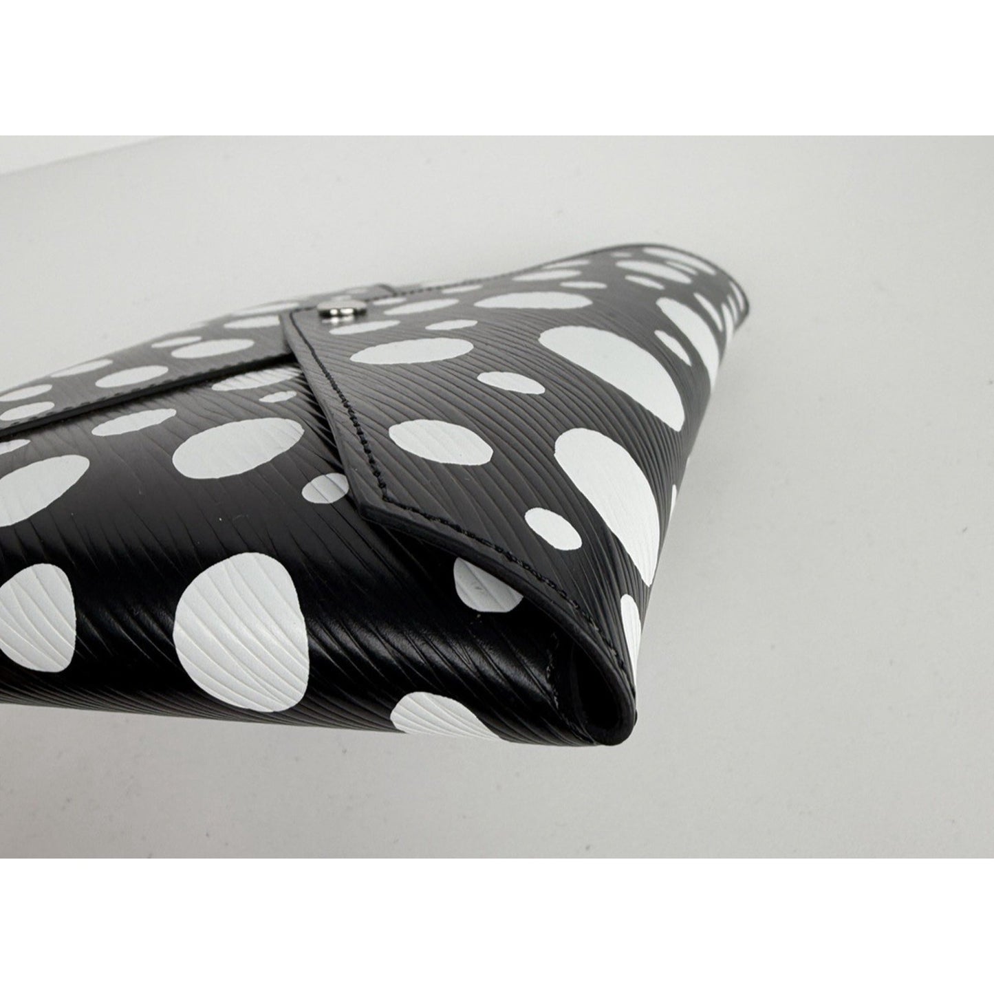 Louis Vuitton x Yayoi Kusama Kirigami Pochette Bag in Polka Dot Epi Leather B1