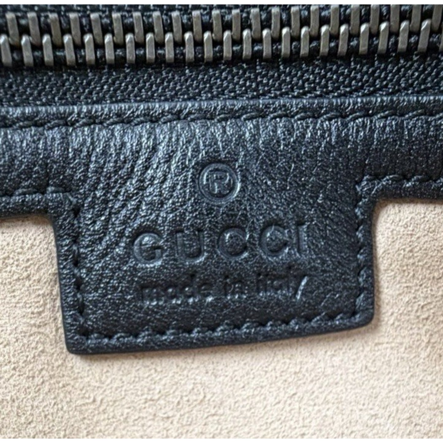 Gucci Diana Medium Shoulder Bag in Black Leather with Bamboo Top Handle S