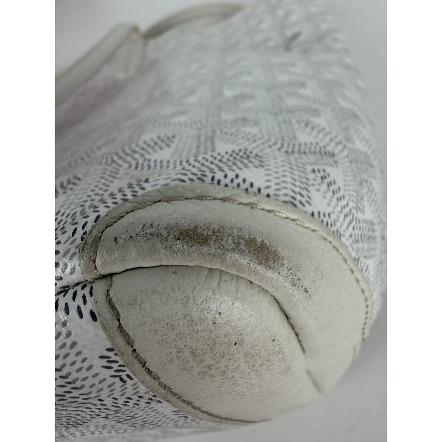 Goyard Goyardine Artois PM White Gore Bag S06