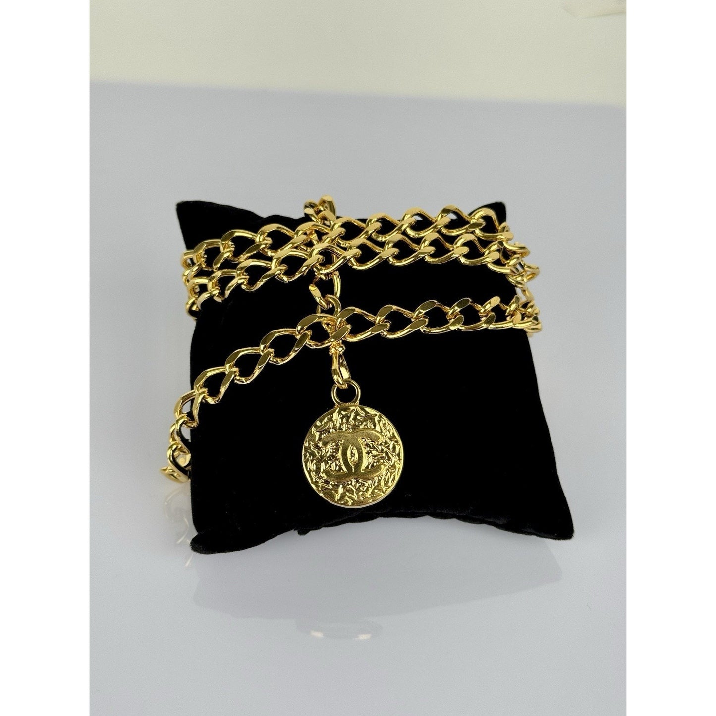 LAYAWAY: Chanel Gold-plated Metal Chain Belt with CC Logo Medallion K-1 (Copy)