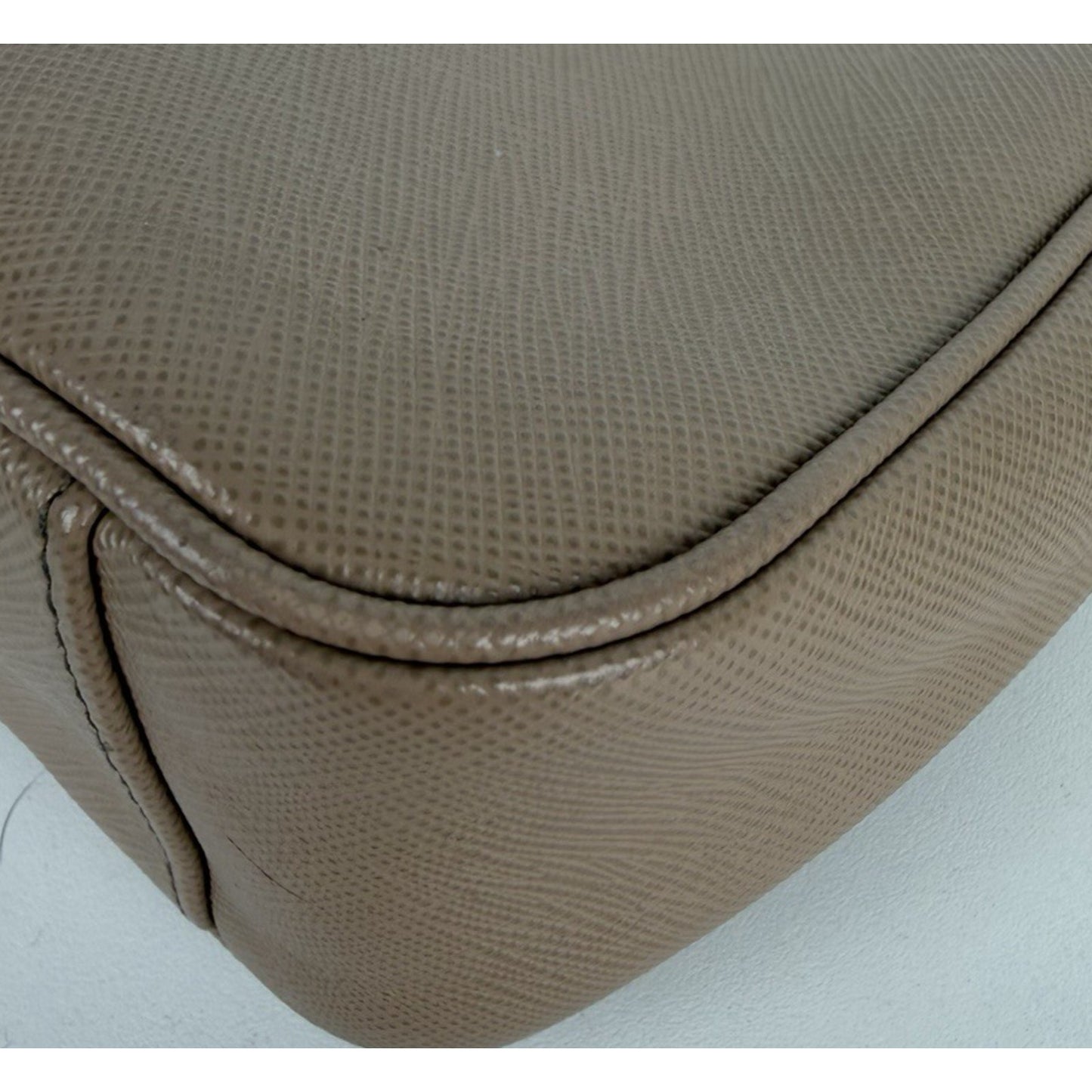 Prada Re-Edition 2005 Saffiano Leather Bag in Cameo Beige S07
