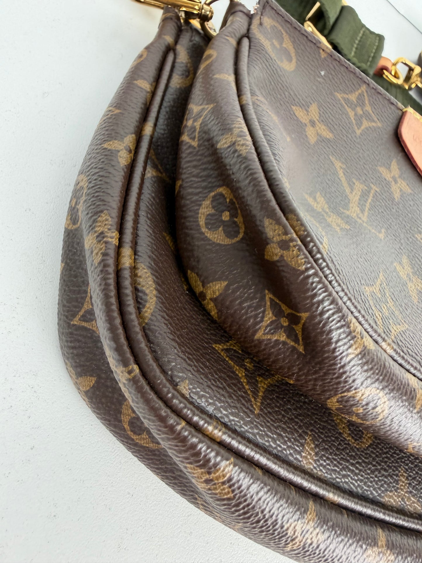 Louis Vuitton Multi Pochette Bag in Khaki & Brown LV Monogram Coated Canvas NFC C-9