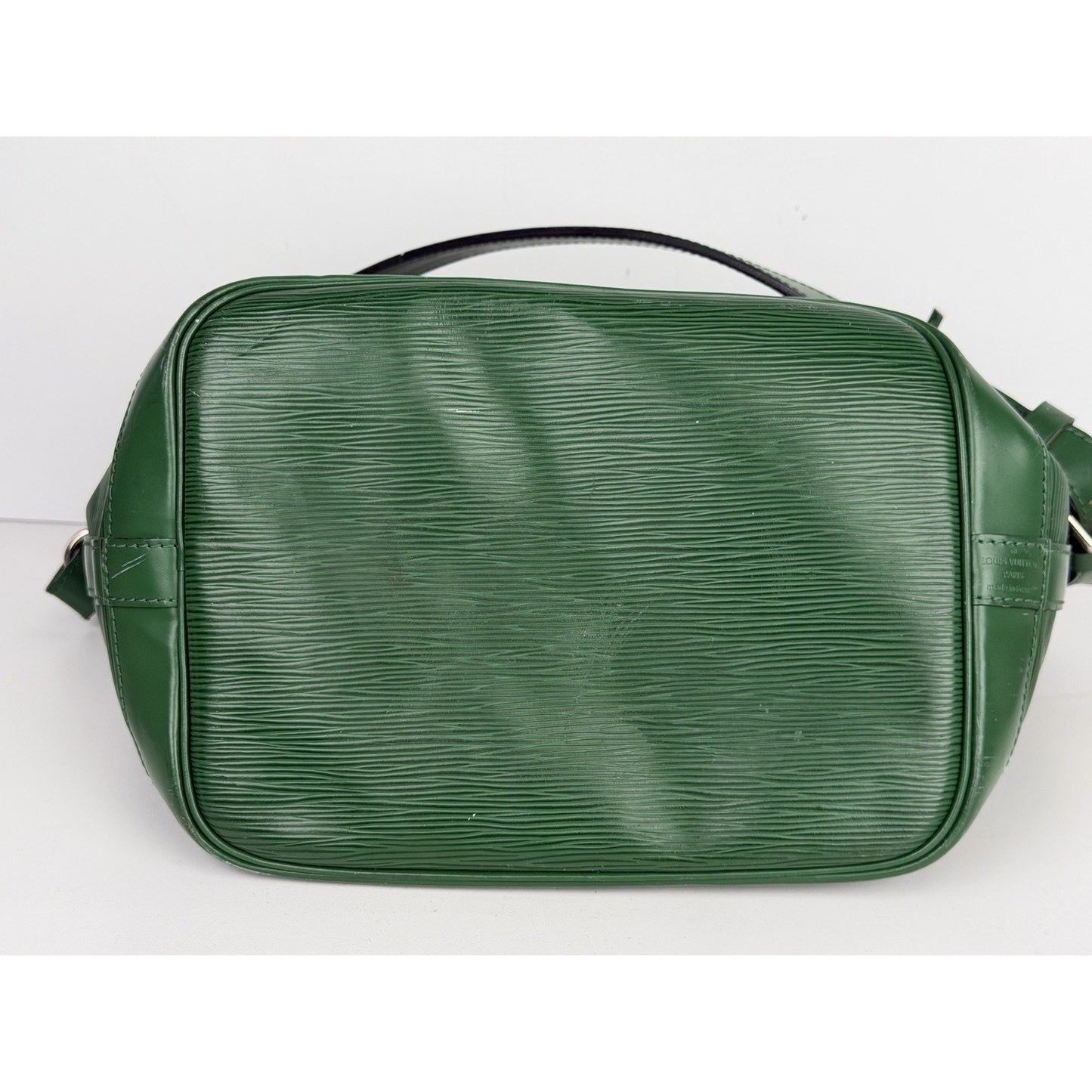 Louis Vuitton NeoNoe Shoulder Bag MM in Green Epi Leather 2013 S