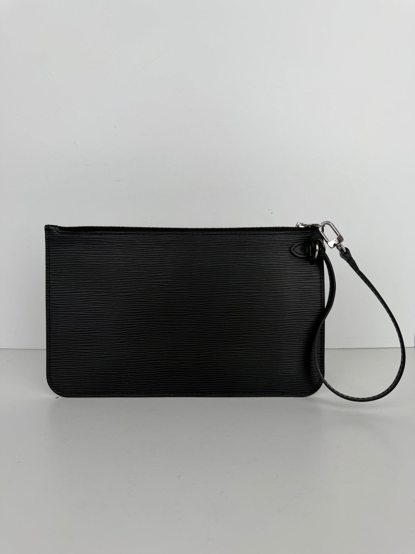 Louis Vuitton Neverfull Pochette Bag in Black Epi Leather YK-1