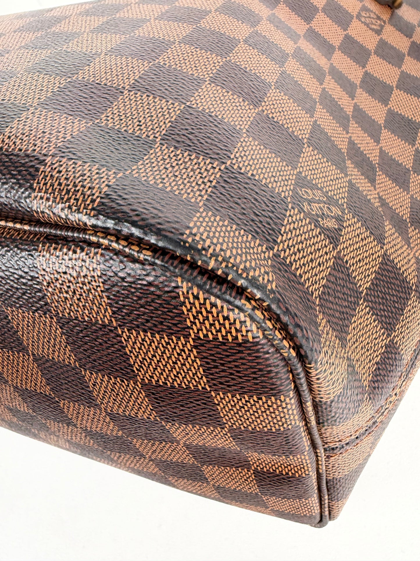 Louis Vuitton Neverfull MM Tote Bag in Damier Ebene Coated Canvas 2015 YE-1
