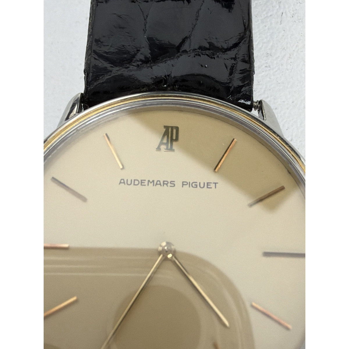 Audemars Piguet Ultra-Slim Dress Watch 6054 from 1983 in Champagne Dial