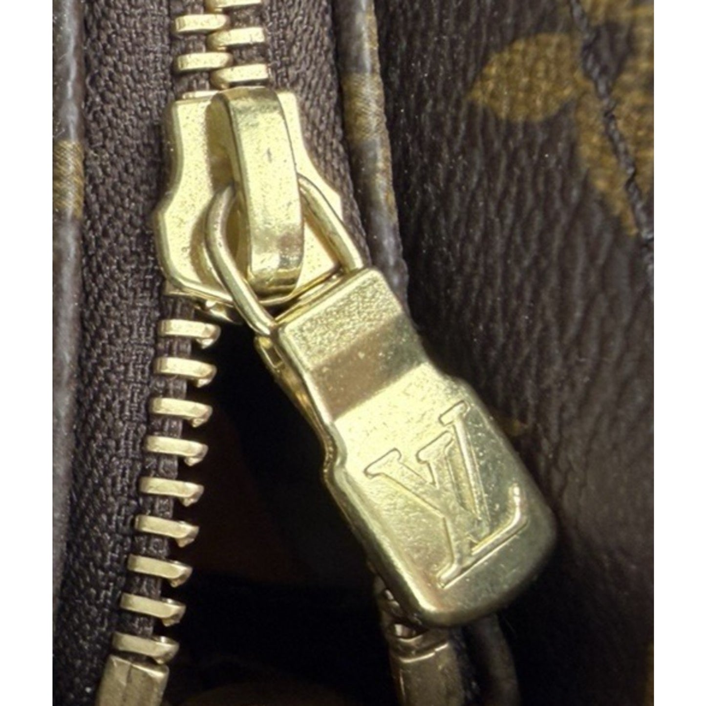 Louis Vuitton Monogram Looping GM Bag in Coated Canvas Vintage 2001 S