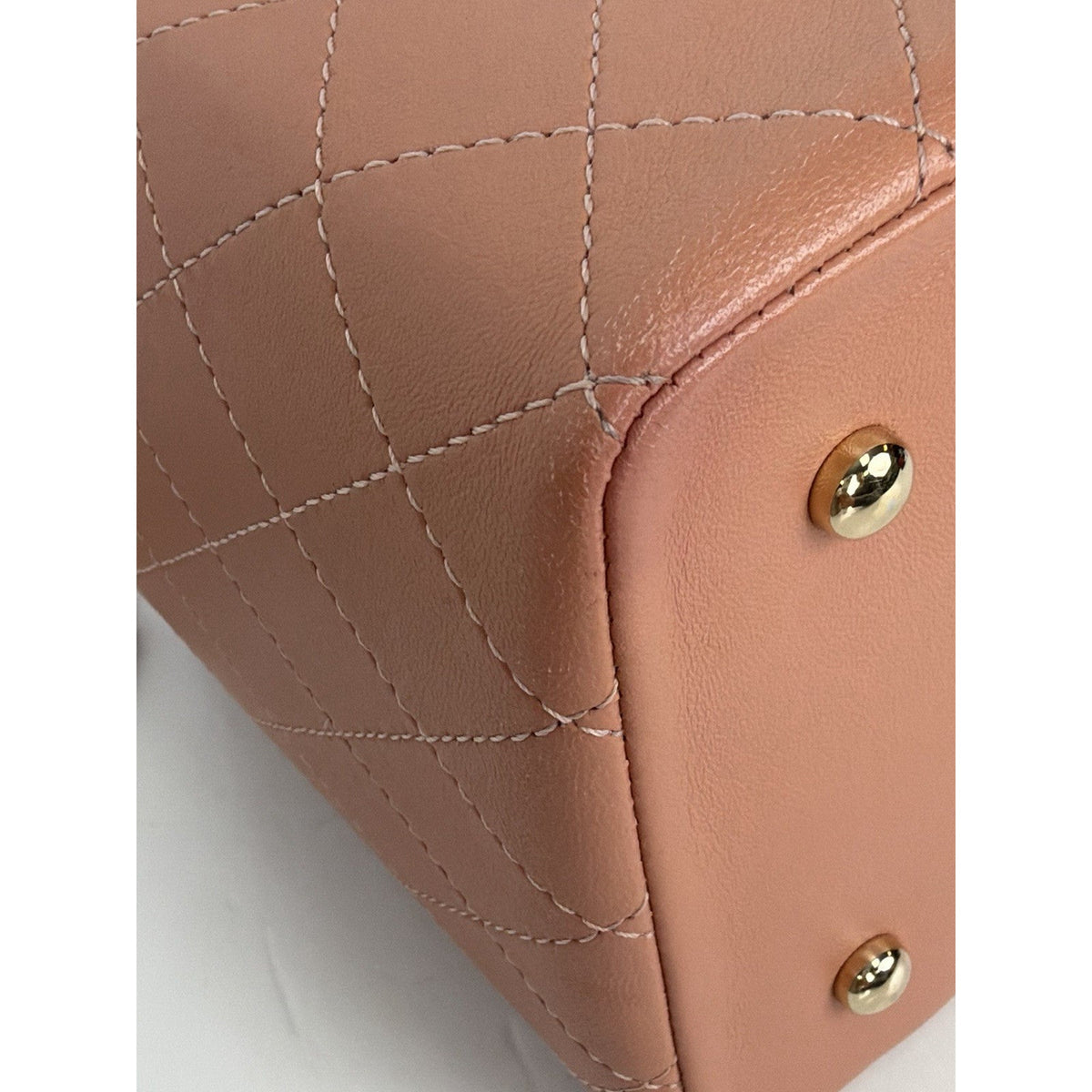 Chanel Knock On Wood Vanity Case Crossbody Bag in Coral Leather 2018-2019 C5