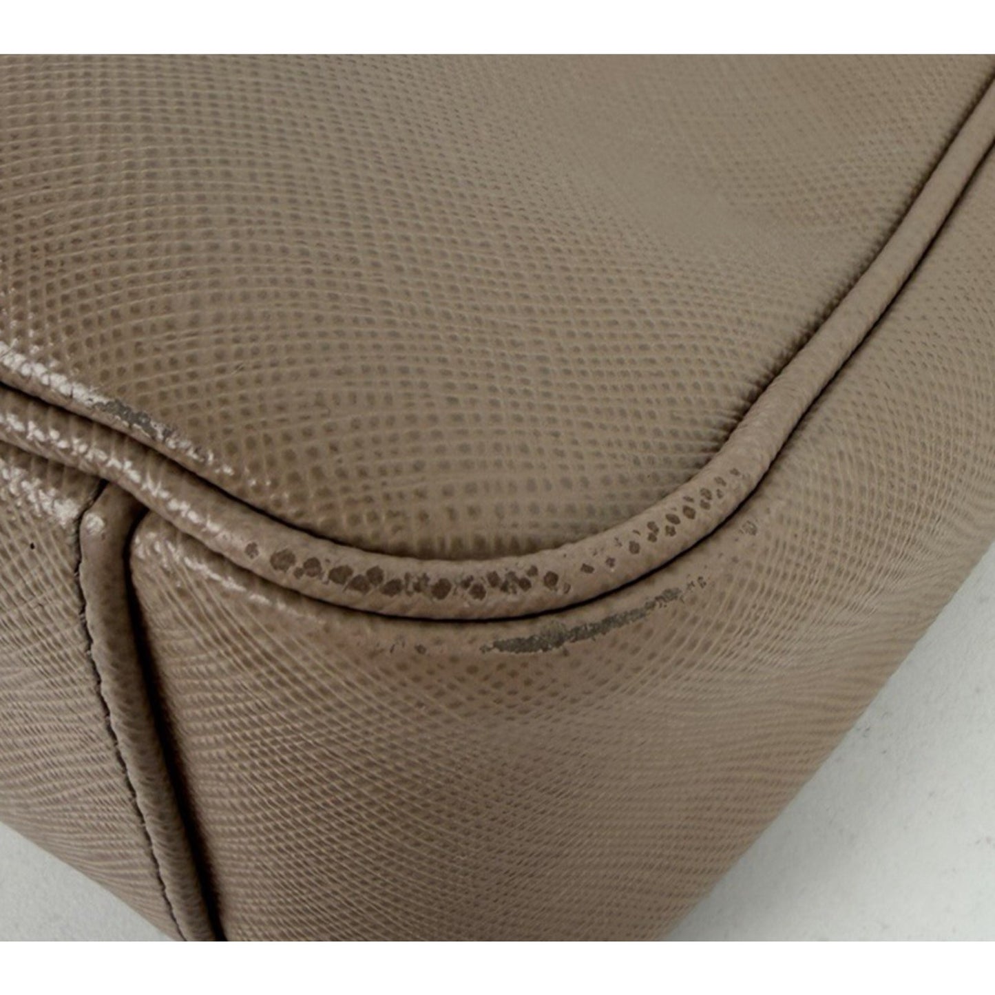 Prada Re-Edition 2005 Saffiano Leather Bag in Cameo Beige S07