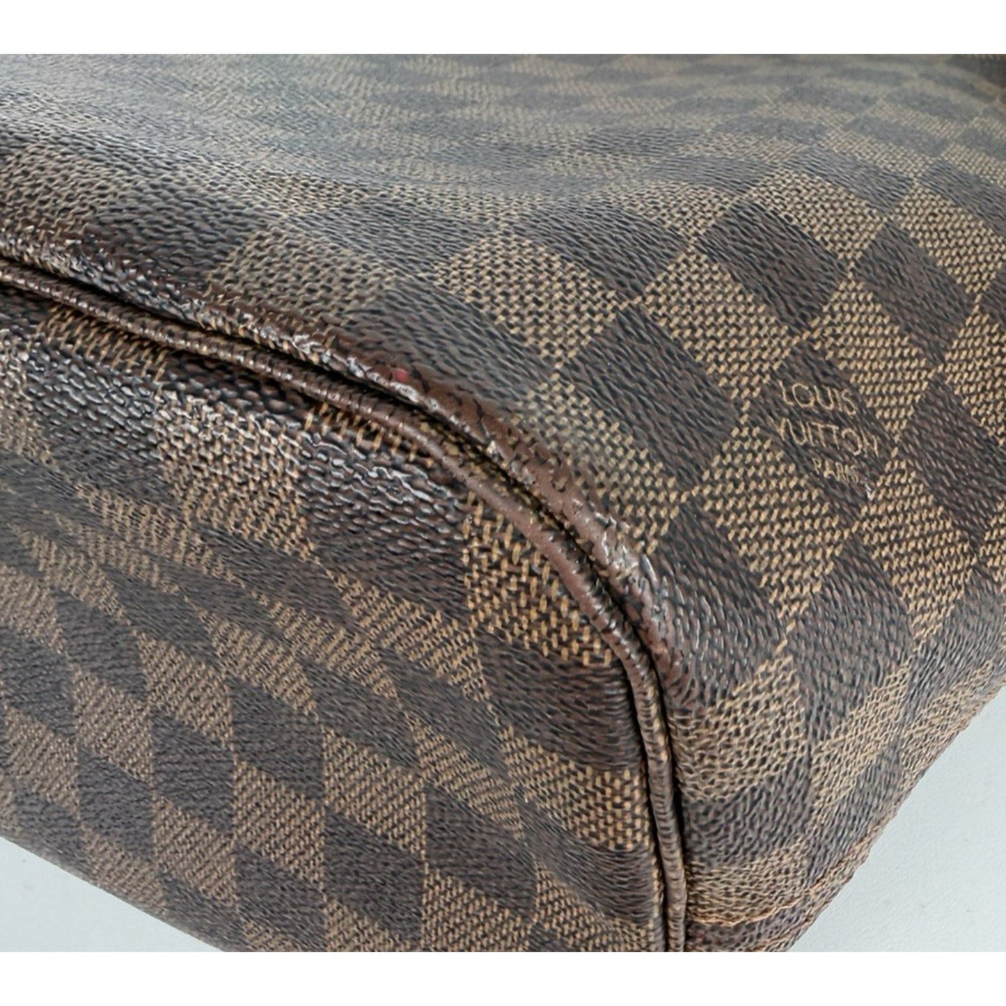 Louis Vuitton Neverfull MM Tote Bag in Damier Ebene Coated Canvas 2010 S