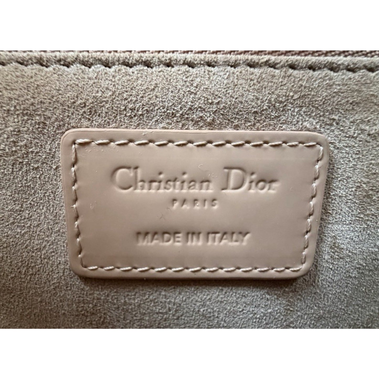 Christian Dior Lady Dior Medium Bag in Neutral High-Gloss Patent Leather D1
