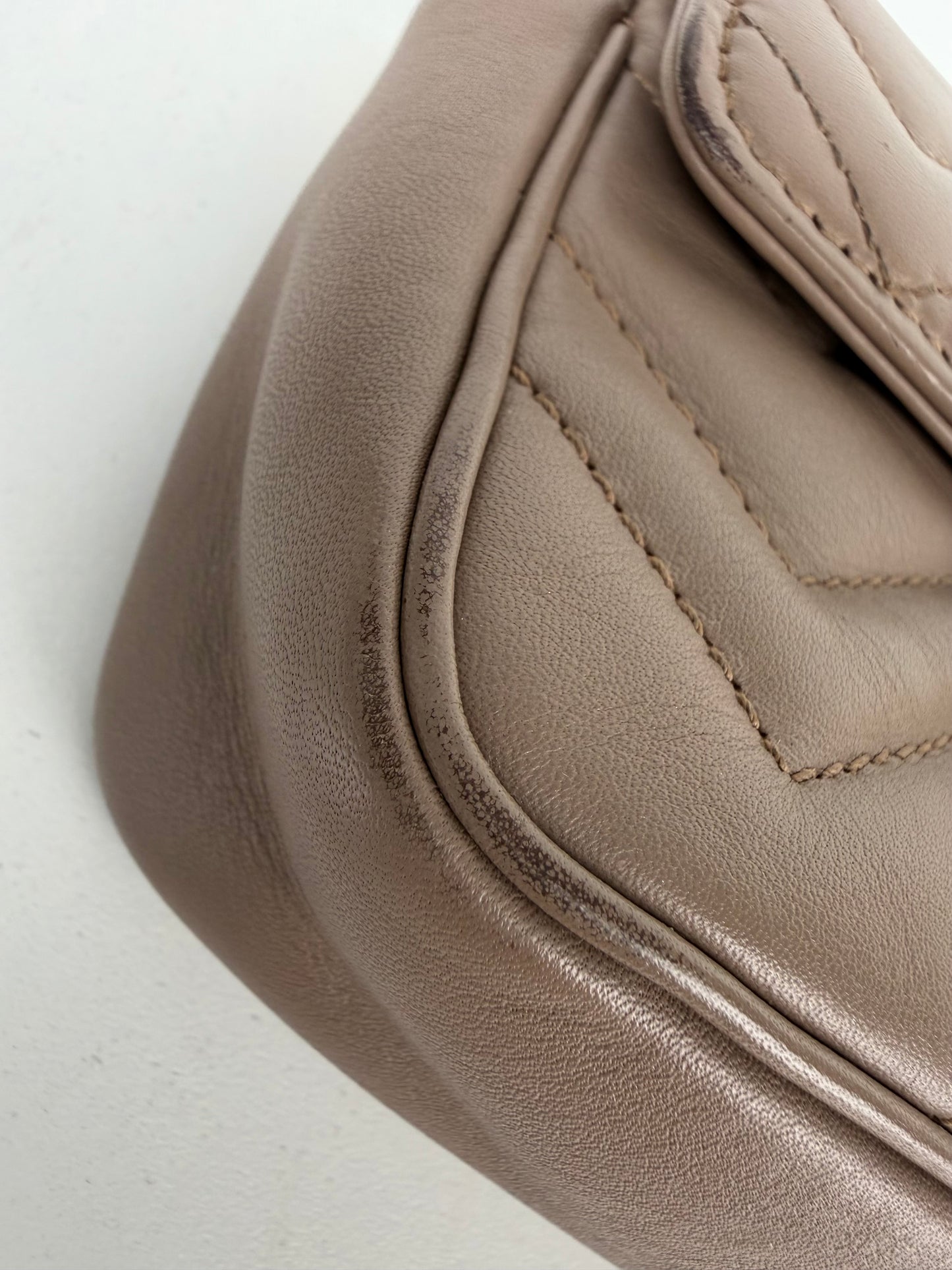 Gucci GG Marmont Bag Mini in Beige Quilted Leather S-05