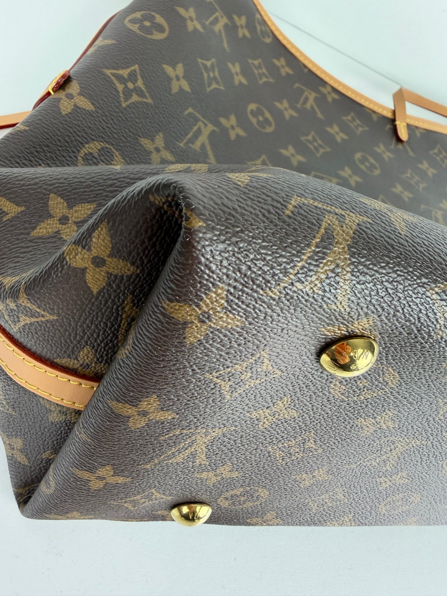 Louis Vuitton CarryAll MM Shoulder Bag in Brown LV Monogram Coated Canvas YC-6